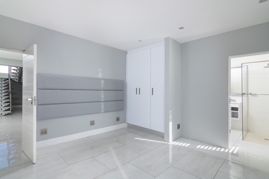 5 Bedroom Property for Sale in Laaiplek Western Cape
